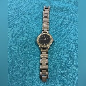 FOSSIL Y2K WOMENS SILVER TONE W CRYSTALS WATCH GUC NEEDS FRESH BATTERY